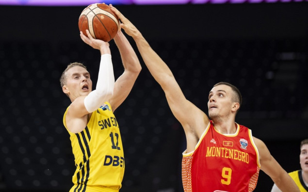 Košarkaši Crne Gore pobijedili Švedsku na EP
