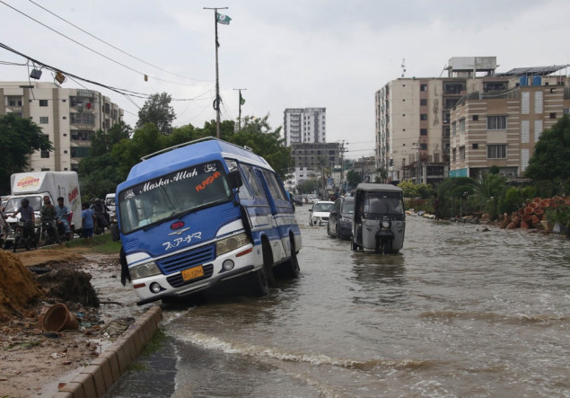U poplavama u Pakistanu poginulo više od 1.000 ljudi od 26. juna