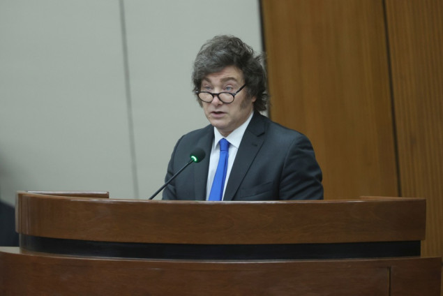 Milei ukinuo zabranu: Argentincima dozvoljena kupovina poluautomatskog oružja