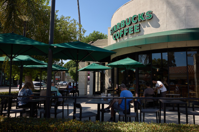 Starbucks otpušta stotine radnika