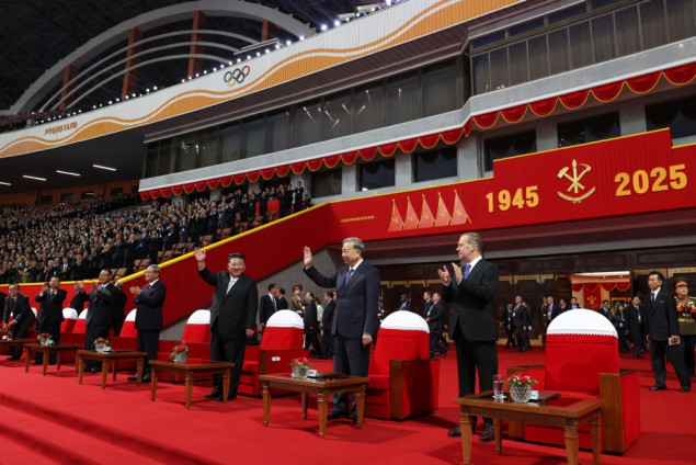 Pjongjang u znaku savezništva - Kim Jong-un se sastao s delegacijama Kine i Rusije