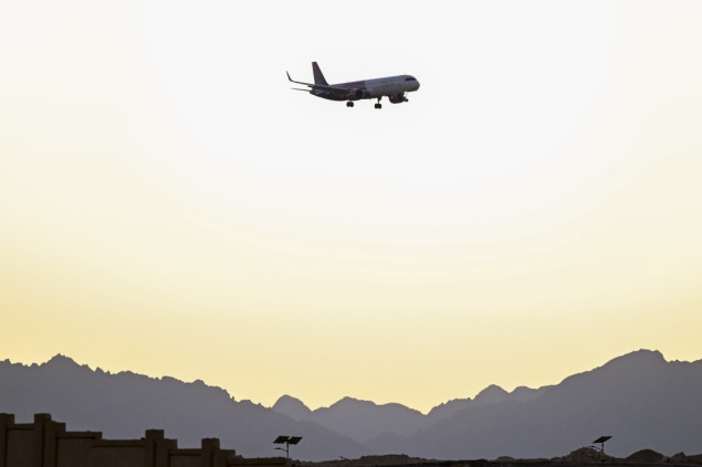 Hiljade letova otkazano zbog historijske zimske oluje koja pogađa SAD