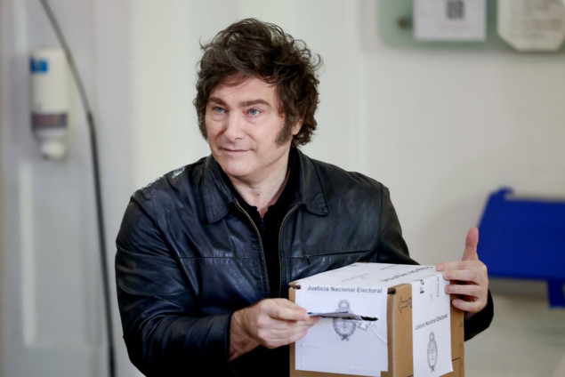 U Argentini zatvorena birališta za parlamentarne izbore na polovini mandata predsjednika Mileija