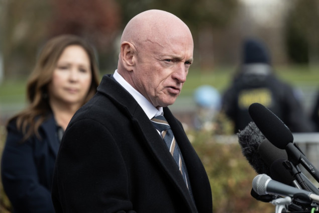 Pentagon pokreće istragu protiv senatora Marka Kelija zbog videa o ilegalnim naređenjima