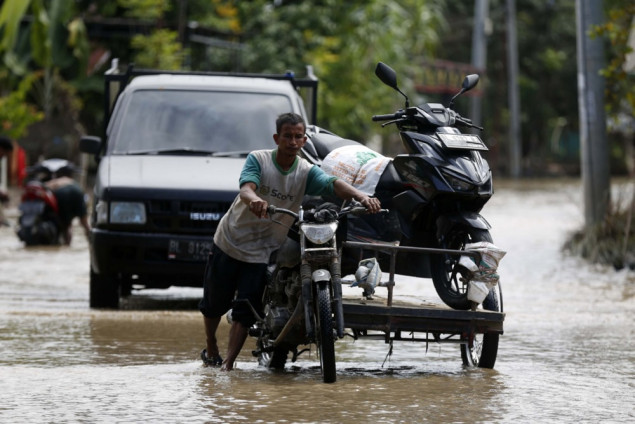 Poplave u Indoneziji, Šri Lanki, Tajlandu i Maleziji: 1.400 poginulih, spasilačke operacije u toku