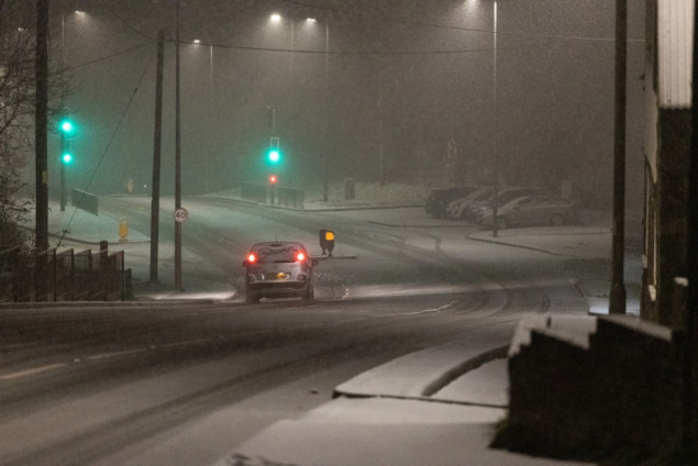 Oluja Goretti pogodila Evropu: obustavljen avio i željeznički saobraćaj, stotine hiljada domaćinstava bez struje