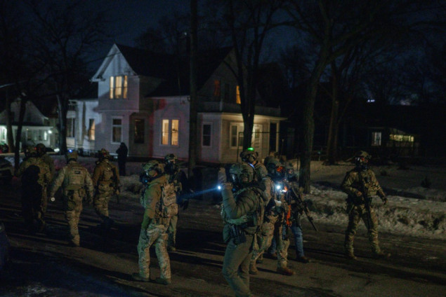 Savezni policajac upucao muškarca tokom hapšenja u Minneapolisu