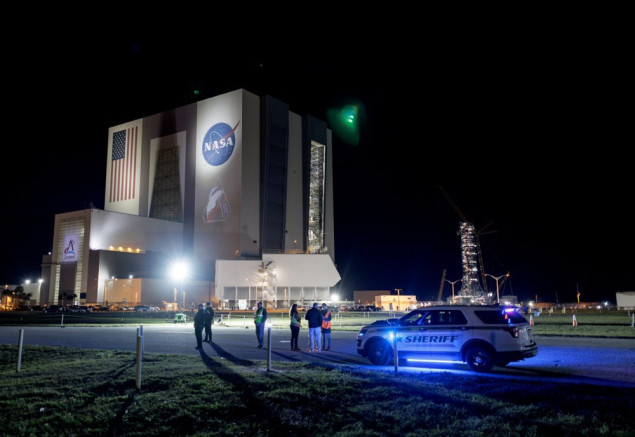 NASA dozvoljava astronautima nošenje pametnih telefona na misijama na Mjesec