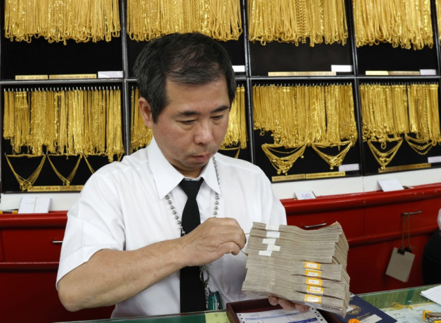 Cijena zlata prvi put premašila 5.000 dolara usred geopolitičkih tenzija i ekonomske neizvjesnosti