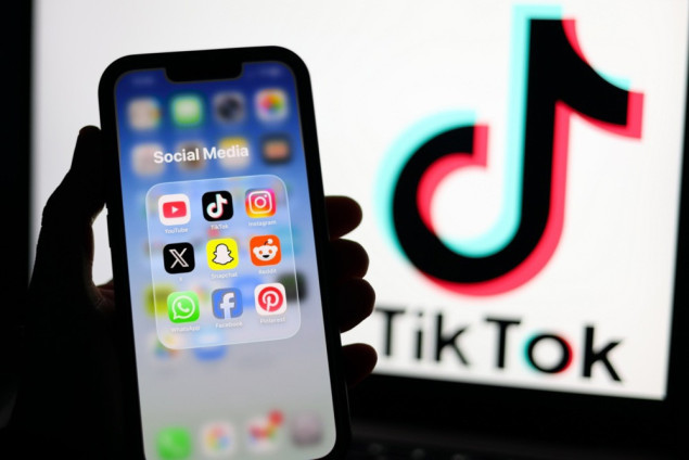 TikTok i YouTube 'još uvijek nisu dovoljno sigurni' za djecu, upozorava britanski regulator