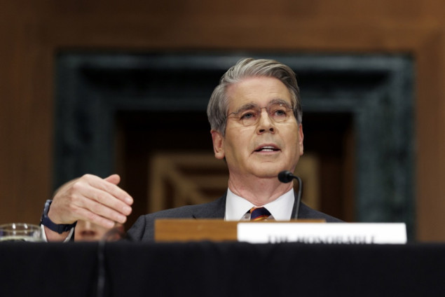 Ministar finansija: SAD bi mogao ukinuti sankcije iranskoj nafti zaglavljenoj u tankerima