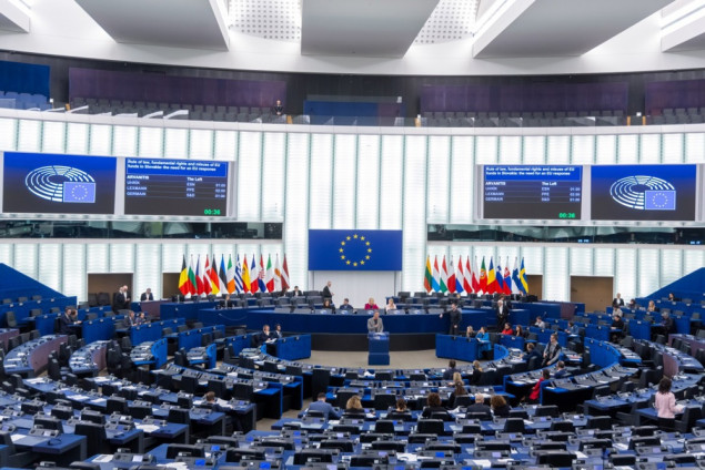 Evropski parlament odgodio glasanje o sporazumu sa SAD-om zbog Trumpovih carina