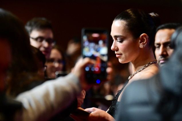 Dua Lipa podržala "revoluciju flamingosa": Protesti protiv luksuznog resorta porodice Trump