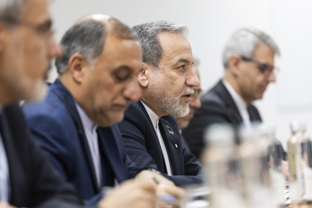 Abbas Araghchi kaže da je Trump pristup pregovorima tretirao kao "transakciju nekretnina"