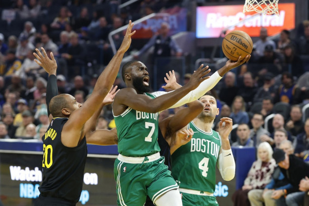 NBA - Brown predvodio Boston do pobjede protiv Warriorsa