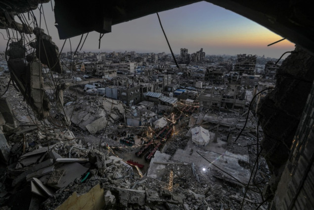 Palestinska poezija: "Pisana pod ruševinama i na telefonima"