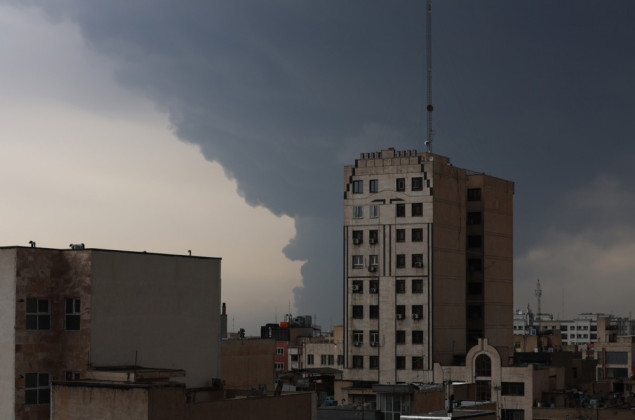 Novi talas napada: Izrael ciljao naftna postrojenja u Teheranu, Iran uzvratio