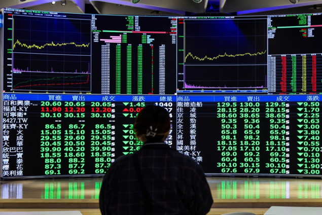 G7 razmatra oslobađanje hitnih zaliha nafte dok cijena prelazi 100 dolara po barelu