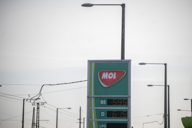 MOL dobio odobrenje SAD-a za pregovore o kupovini udjela u srbijanskom NIS-u