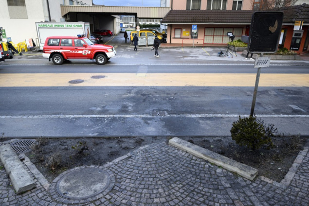 Najmanje šest osoba je poginulo kada se zapalio autobus u Švicarskoj