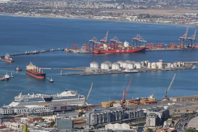 Iranski parlament odobrio plan za naplatu taksi za prolazak kroz Hormuški moreuz