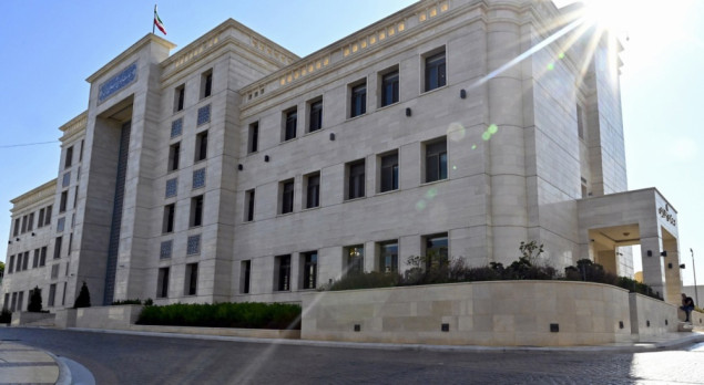 Iranski ambasador u Libanu, koji je proglašen personom non grata, ostaje u Bejrutu