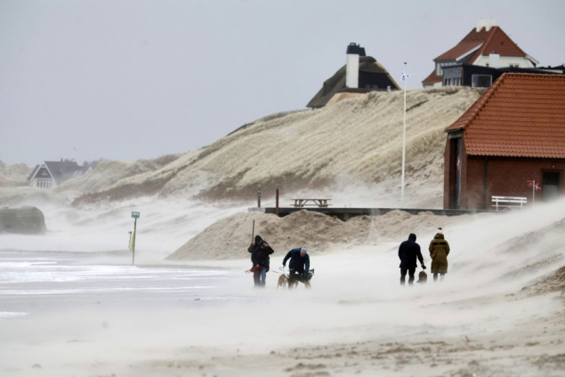 Više od 30.000 domaćinstava u Švedskoj bez struje zbog oluje Dave