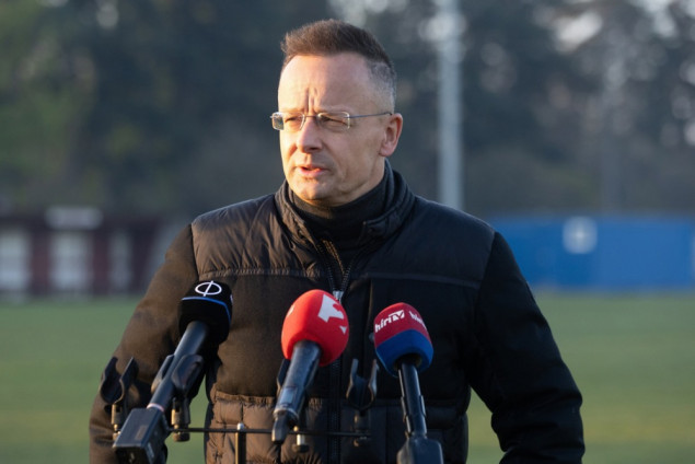 Peter Szijjarto postao direktor u kineskoj kompaniji za proizvodnju električnih automobila