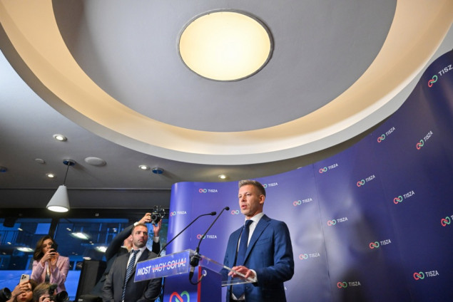 Magyar najavljuje ograničenje mandata premijera, što bi onemogućilo povratak Orbána