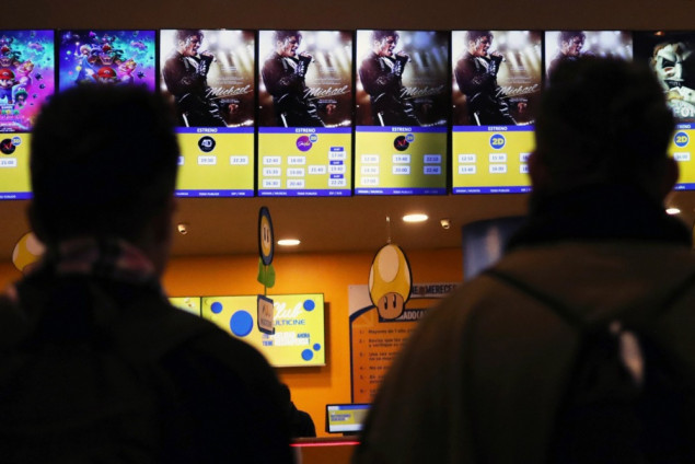 Film o Michaelu Jacksonu uprkos kritikarma obara rekorde: Najveće otvaranje u historiji biografskih filmova