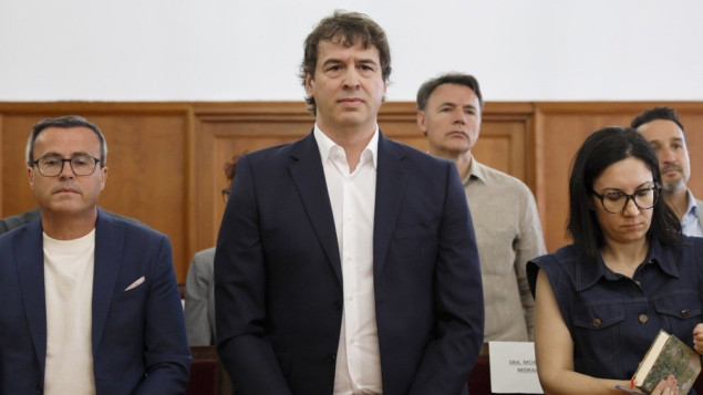Brat Pedra Sancheza ide na suđenje dok slučajevi korupcije vrše pritisak na špansku vladu