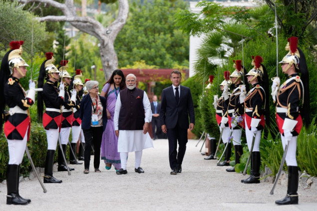 Macron poziva na jaču saradnju Francuske i Indije u razvoju AI-ja, energetici i svemiru