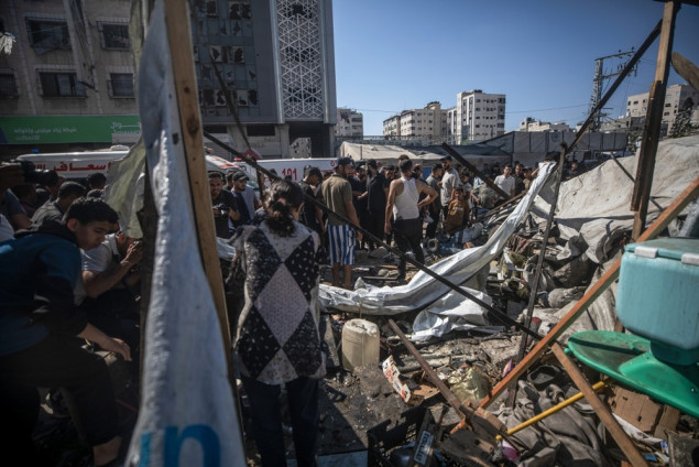 Izraelska vojska potvrdila autentičnost fotografije koja prikazuje zlostavljanje palestinskog pritvorenika u Gazi