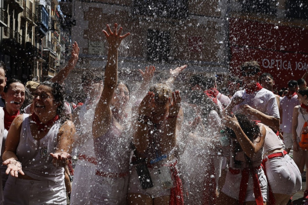 U Španiji, u Pamploni, počeo festival San Fermin