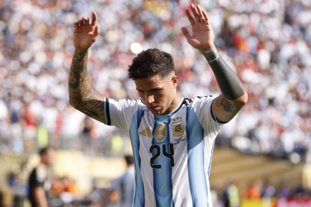 Manchester City dogovorio transfer Enza Fernandeza za 125 miliona funti