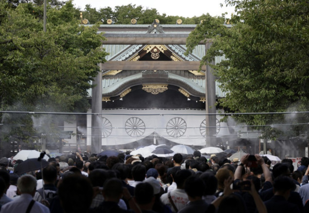 Kina oštro protestovala zbog priloga japanske premijerke svetištu Yasukuni