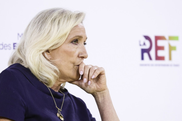 Le Pen vodi u anketama, ali francuska predsjednička utrka ostaje neizvjesna