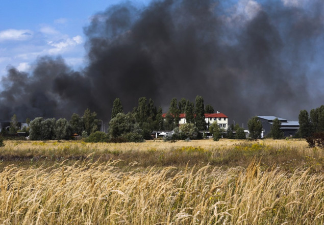 U ruskim napadima na Ukrajinu poginulo najmanje 12 osoba, među njima željeznički radnici