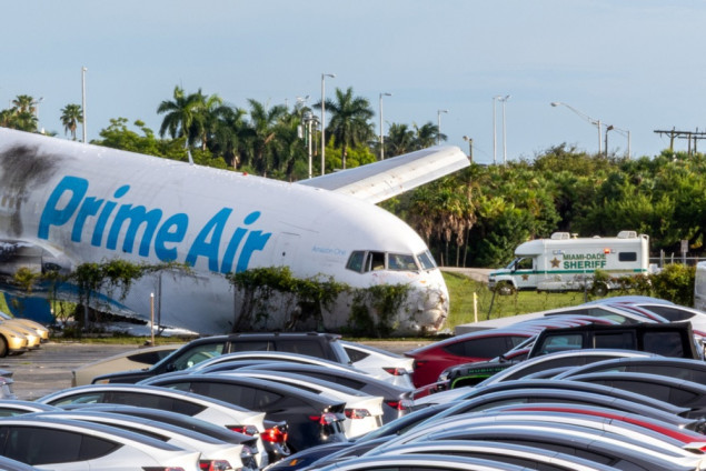 Pet osoba poginulo u nesreći teretnog aviona kompanije Amazon Air u Miamiju