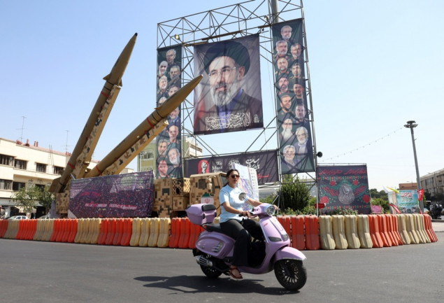 Mojtaba Khamenei sastao se sa šefom službe sigurnosti, razgovarali o Hormuškom moreuzu Mojtaba Khamenei sastao se sa šefom službe sigurnosti, razgovarali o Hormuškom moreuzu