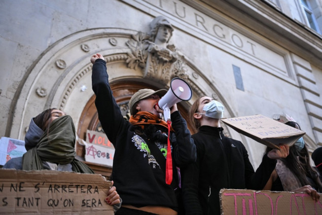 Nasilje nad učenicima tokom protesta u Francuskoj izazvalo zabrinutost organizacija za ljudska prava