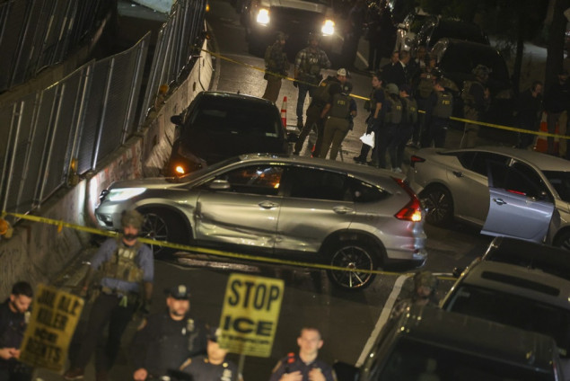Agent ICE-a ranio muškarca u New Yorku, u automobilu bio i petogodišnji dječak: Gradonačelnik traži povlačenje agenata Agent ICE-a ranio muškarca u New Yorku, u automobilu bio i petogodišnji dječak: Gradonačelnik traži povlačenje agenata
