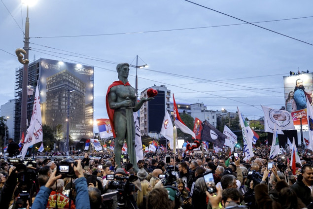 Strani novinari ni dan uoči izbora u Srbiji nemaju odgovore o akreditacijama Strani novinari ni dan uoči izbora u Srbiji nemaju odgovore o akreditacijama