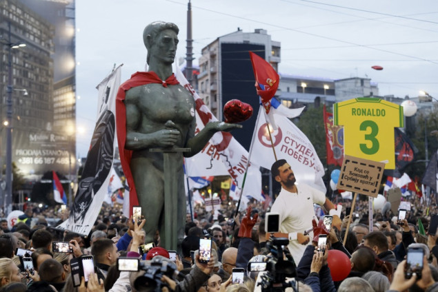 Srbija u izbornoj šutnji uoči izbora: Studenti najveći izazov Vučiću i SNS-u Srbija u izbornoj šutnji uoči izbora: Studenti najveći izazov Vučiću i SNS-u