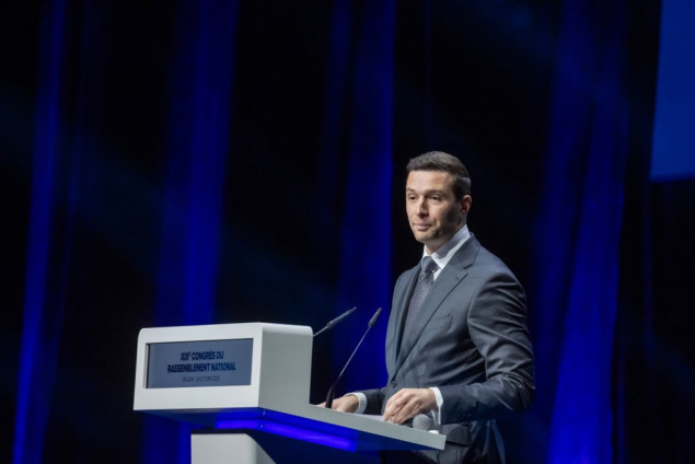 Jordan Bardella ponovo izabran za lidera francuske krajnje desničarske stranke Jordan Bardella ponovo izabran za lidera francuske krajnje desničarske stranke