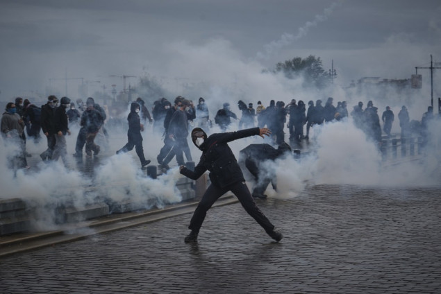 Više od 1.300 uhapšenih tokom protesta u Francuskoj Više od 1.300 uhapšenih tokom protesta u Francuskoj