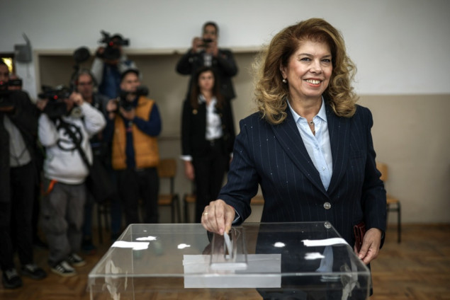 Sadašnja predsjednica Bugarske vodi nakon prvog kruga predsjedničkih izbora Sadašnja predsjednica Bugarske vodi nakon prvog kruga predsjedničkih izbora
