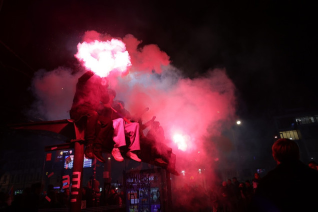 Desetine hiljada pristalica Studentske liste proslavljaju izbornu pobjedu na Slaviji
