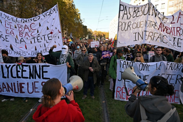 U Francuskoj 15.000 demonstranata na protestima u subotu, uhapšeno 27 osoba U Francuskoj 15.000 demonstranata na protestima u subotu, uhapšeno 27 osoba
