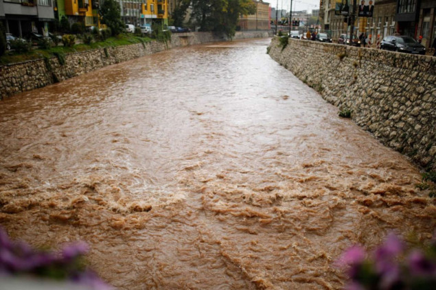 Civilna zaštita KS upozorava na preventivne mjere zbog obilnih padavina i jakog vjetra